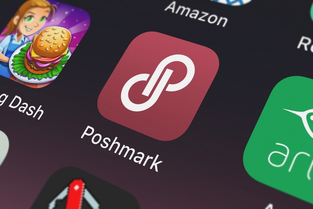 Mercari vs Poshmark: Which Is More Lucrative? 5 poshmark clothing min